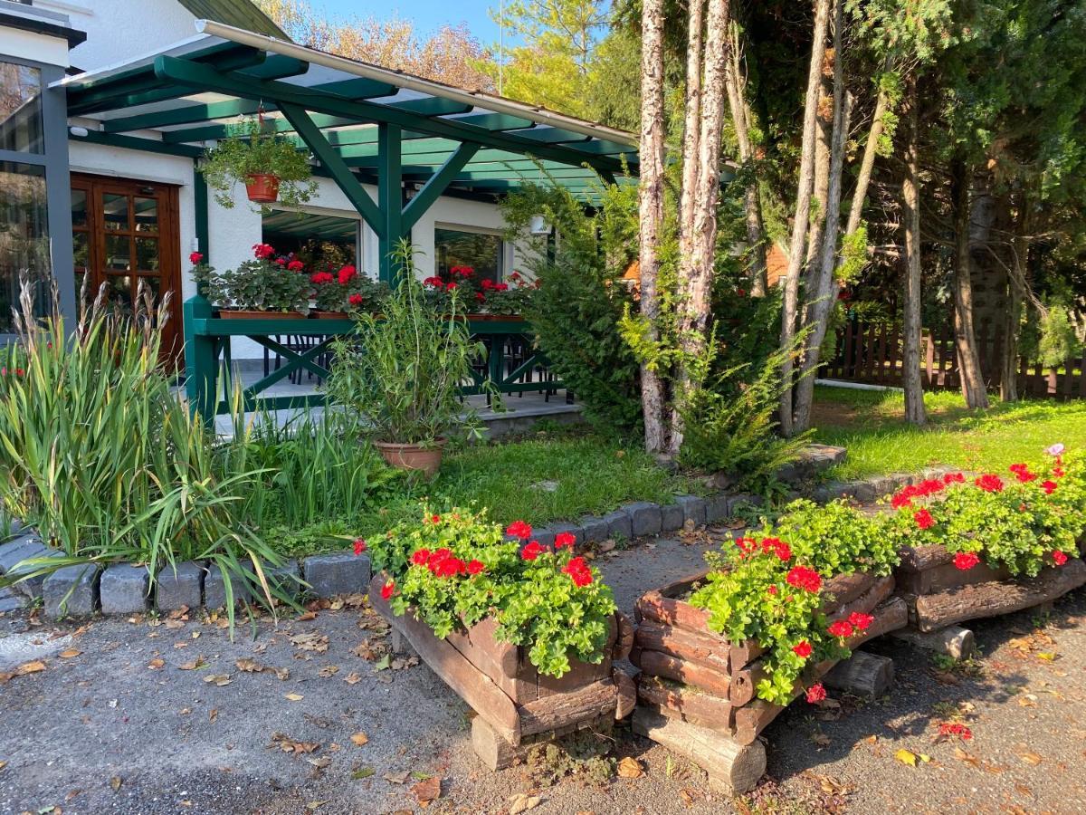 Bed and Breakfast A Fogado Bicske Экстерьер фото