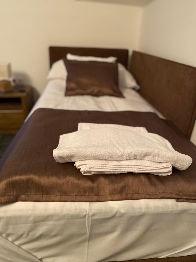Bed and Breakfast A Fogado Bicske Экстерьер фото