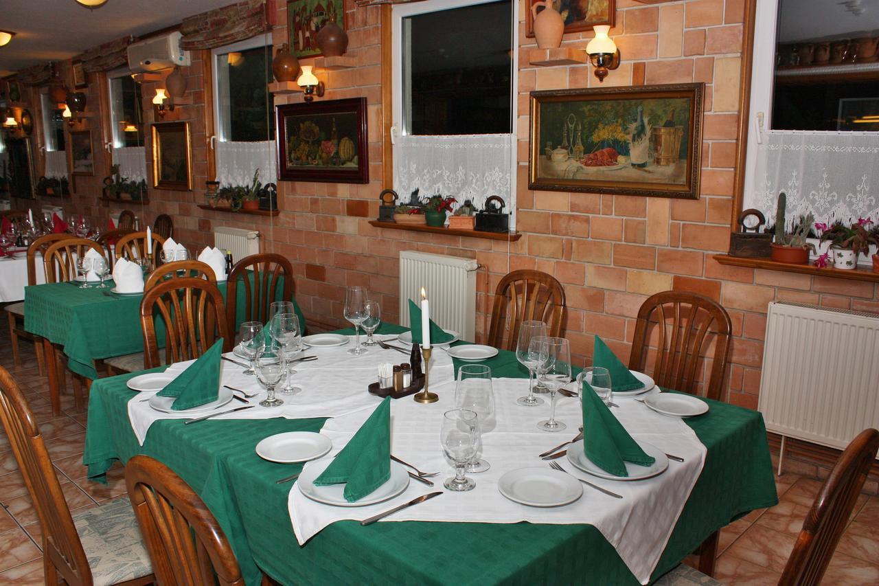 Bed and Breakfast A Fogado Bicske Экстерьер фото